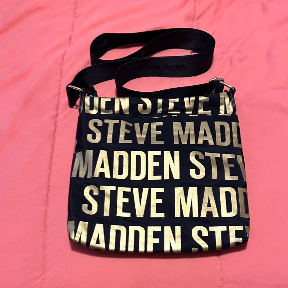 Steve Madden Black and Gold Messenger Bag